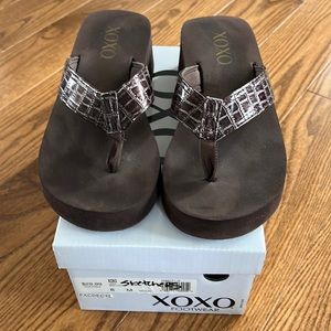 XOXO - wedge flip flop sandals - used condition (see pics) - size 6 - brown